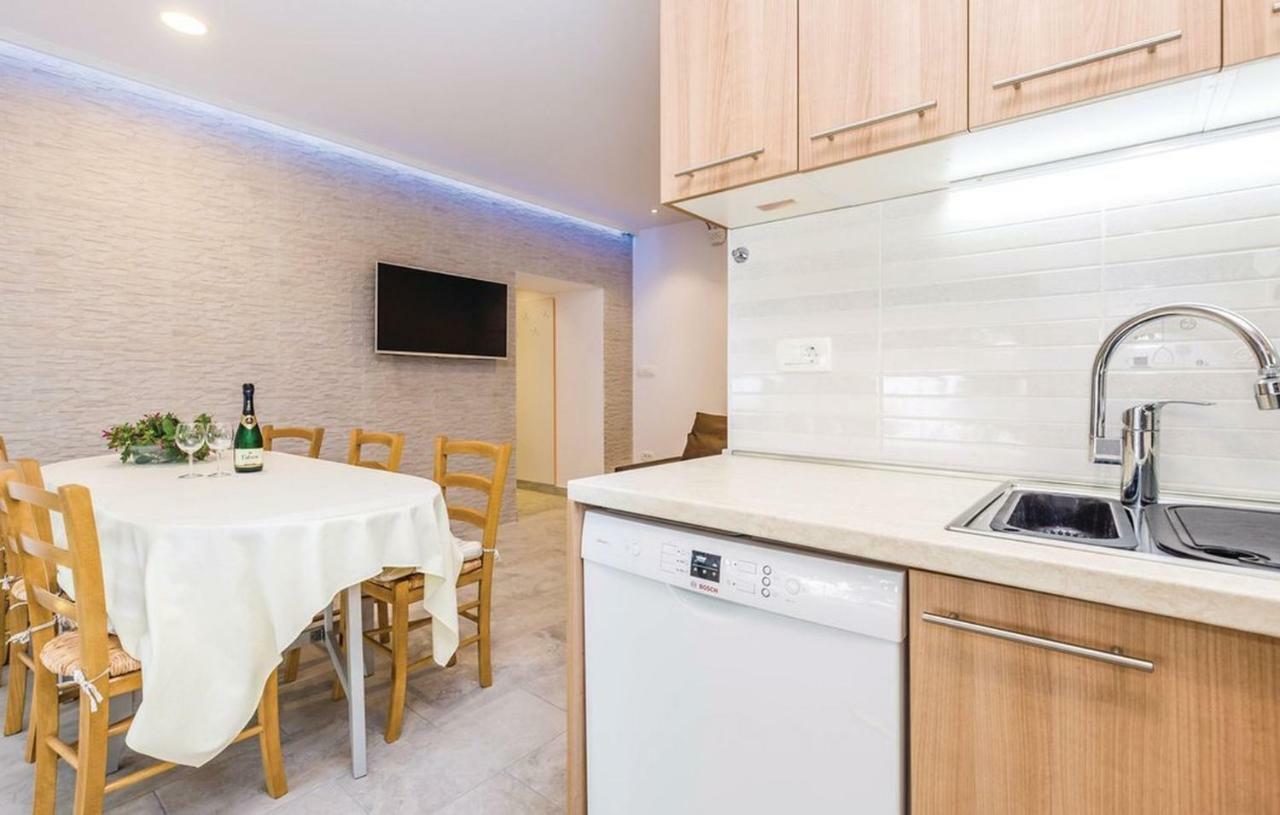 Old Port Apartment Rijeka Ngoại thất bức ảnh